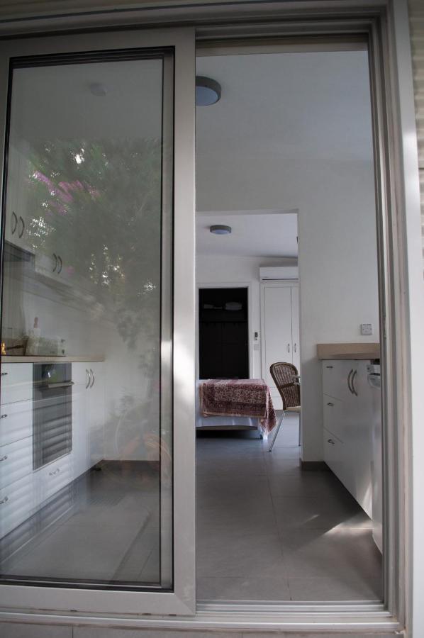 Idyllic Studio With Private Pool Никосия Экстерьер фото